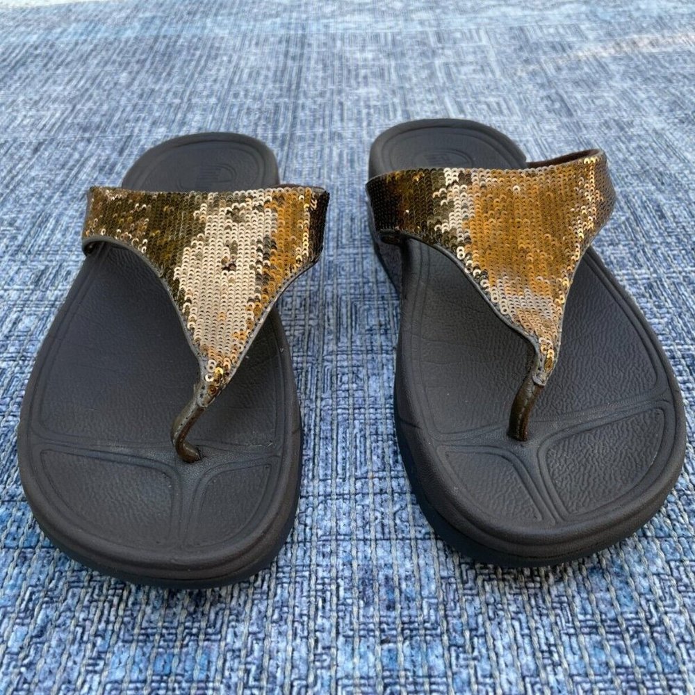 FitFlop Women Shoes Thong Gold Tone Sequence Sandal Brown Platform Size 7US 38EU